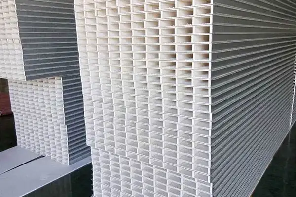 De salas de operações a oficinas limpas: placas de purificação constroem proteção espacial de alto padrão